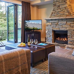 Three-Bedroom Villa Alpine View